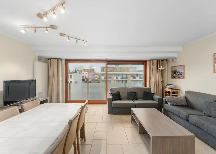 Yasmine 0302 Oostduinkerke